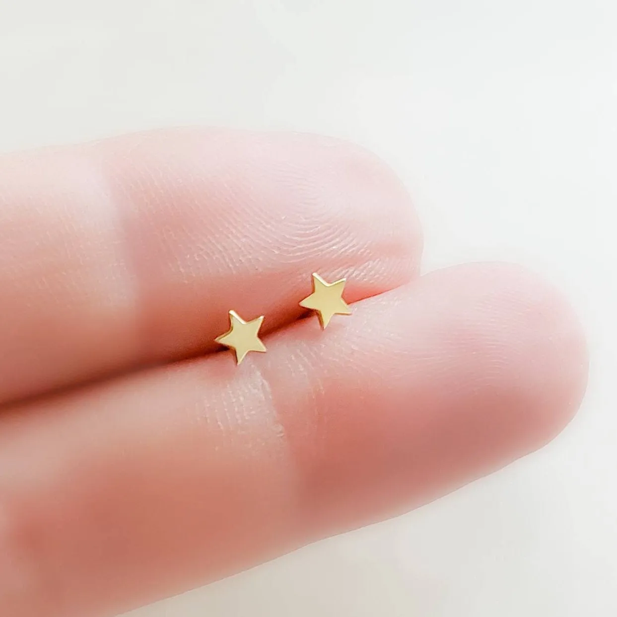 14k Gold Tiny Star Studs