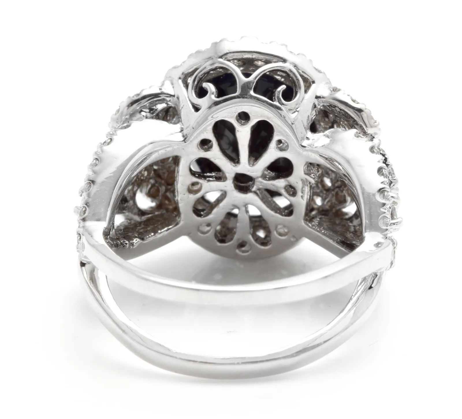 7.25 Carats Exquisite Natural Blue Sapphire and Diamond 14K Solid White Gold Ring
