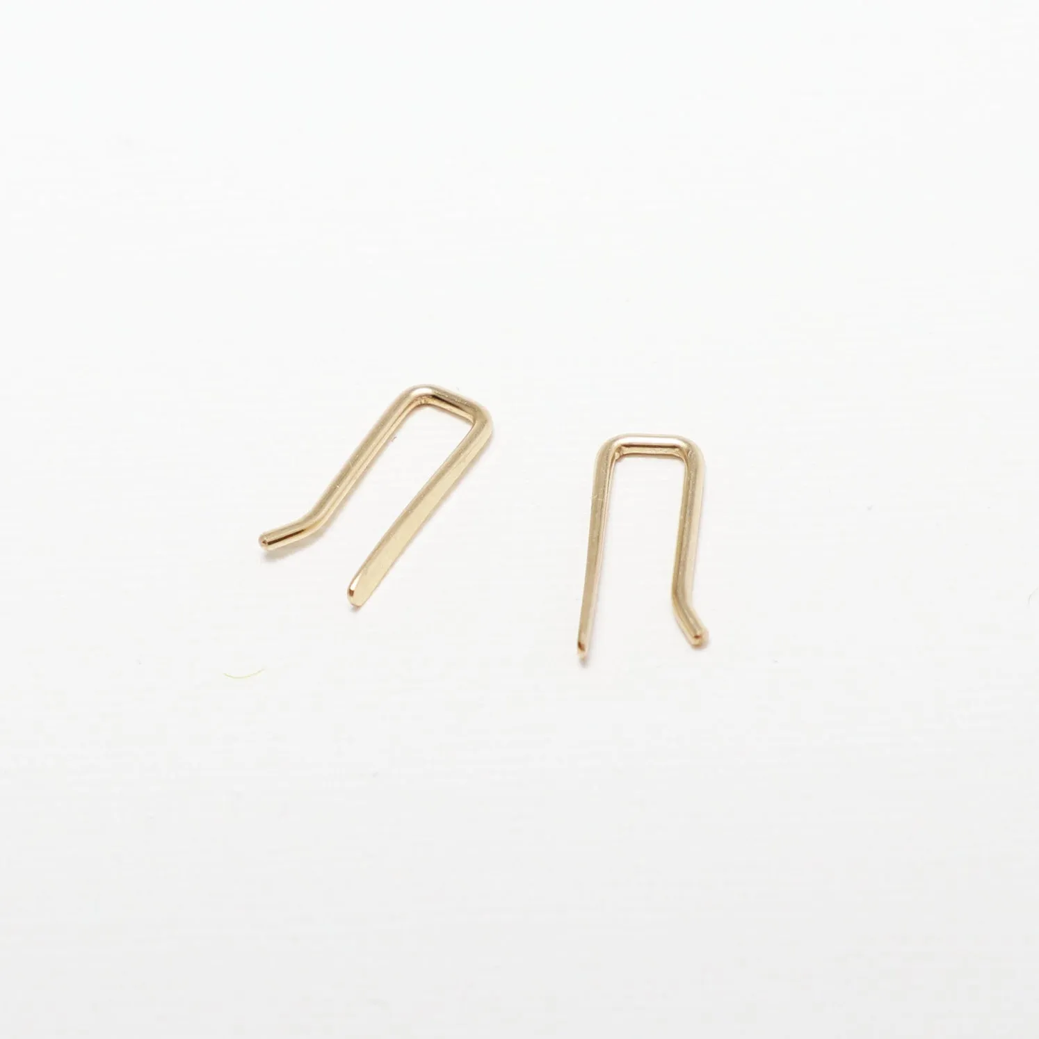 Accent Classic Pin Earrings