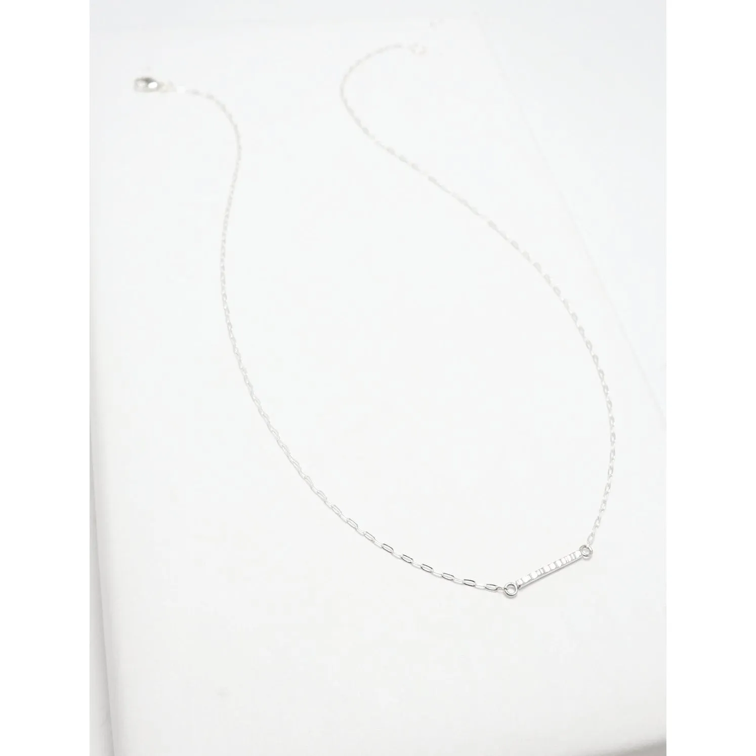 Accent Short Line Hammered Necklace