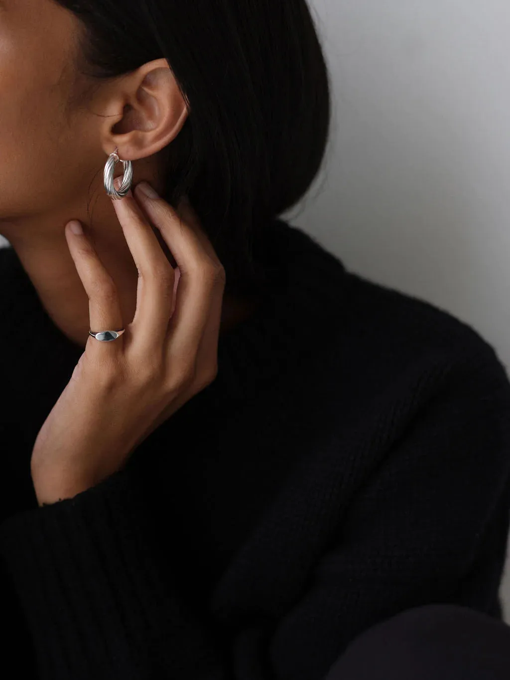 Calas Sterling Hoops | Lisbeth
