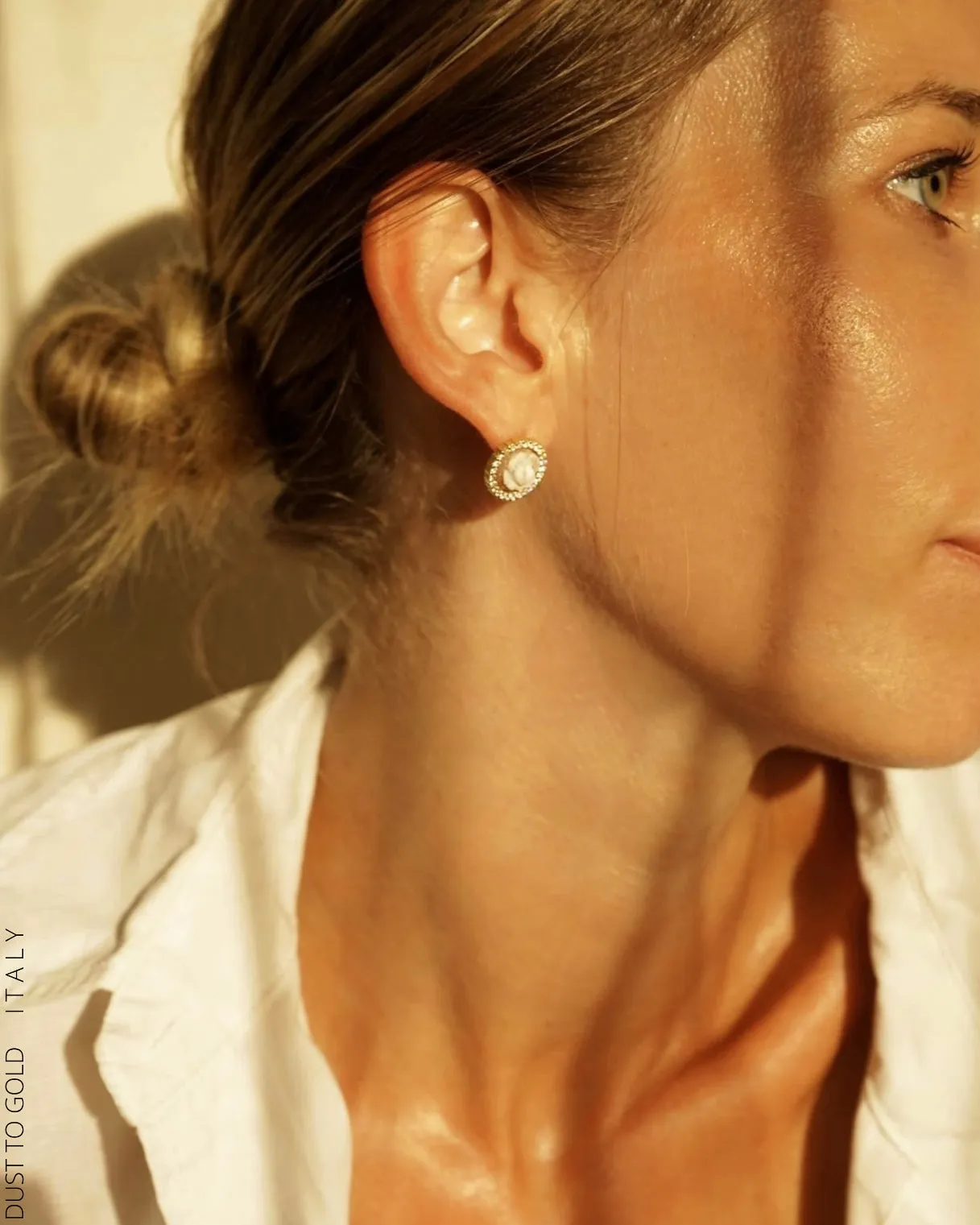 CLASSIC CAMEO EARRINGS - GOLD