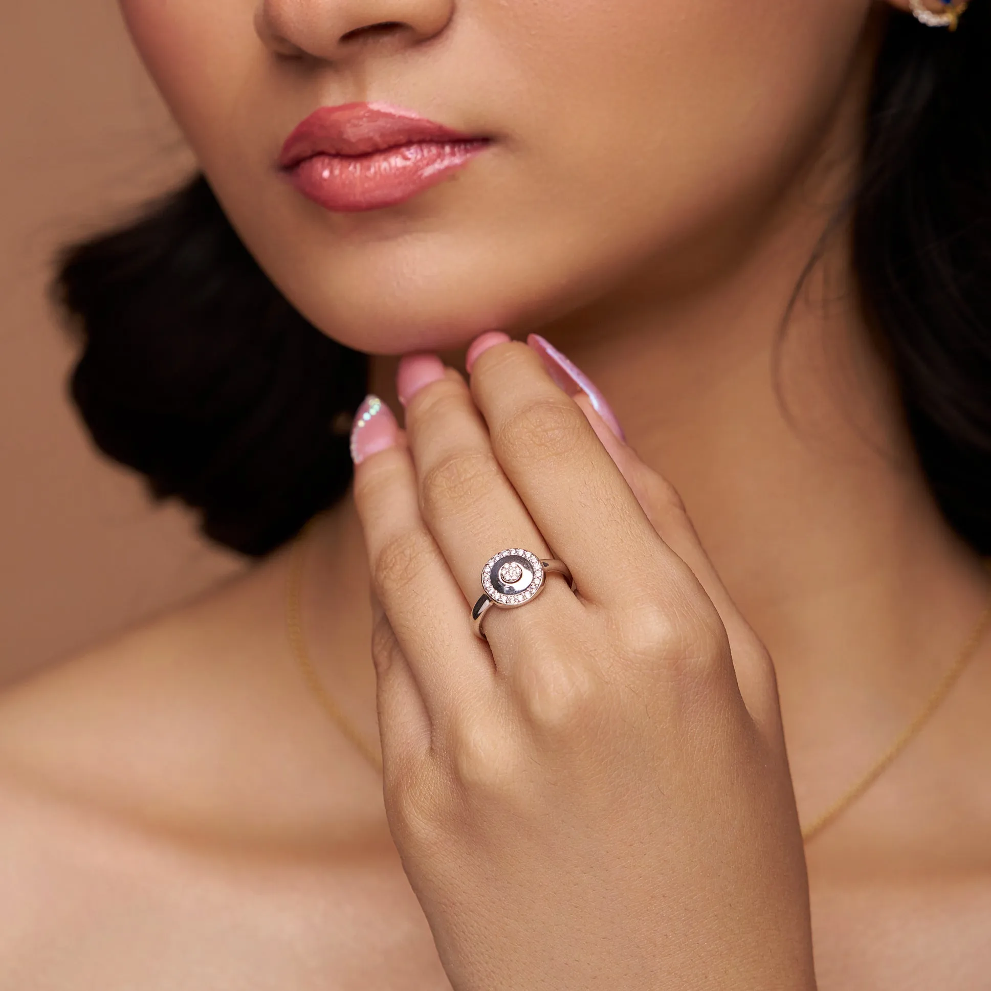 Exquisite Round Design Ring