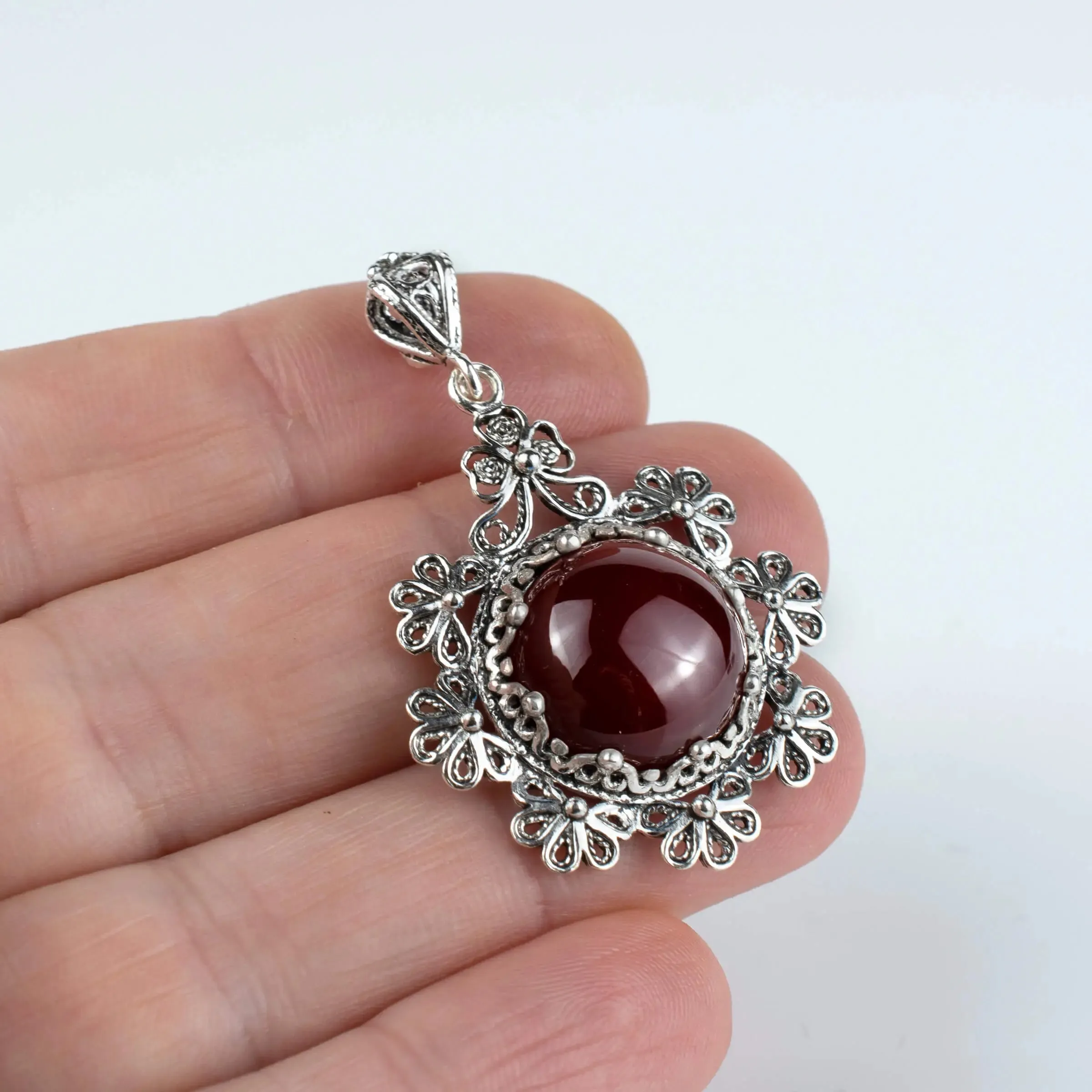 Filigree Art Carnelian Gemstone Floral Design Women Silver Pendant Necklace