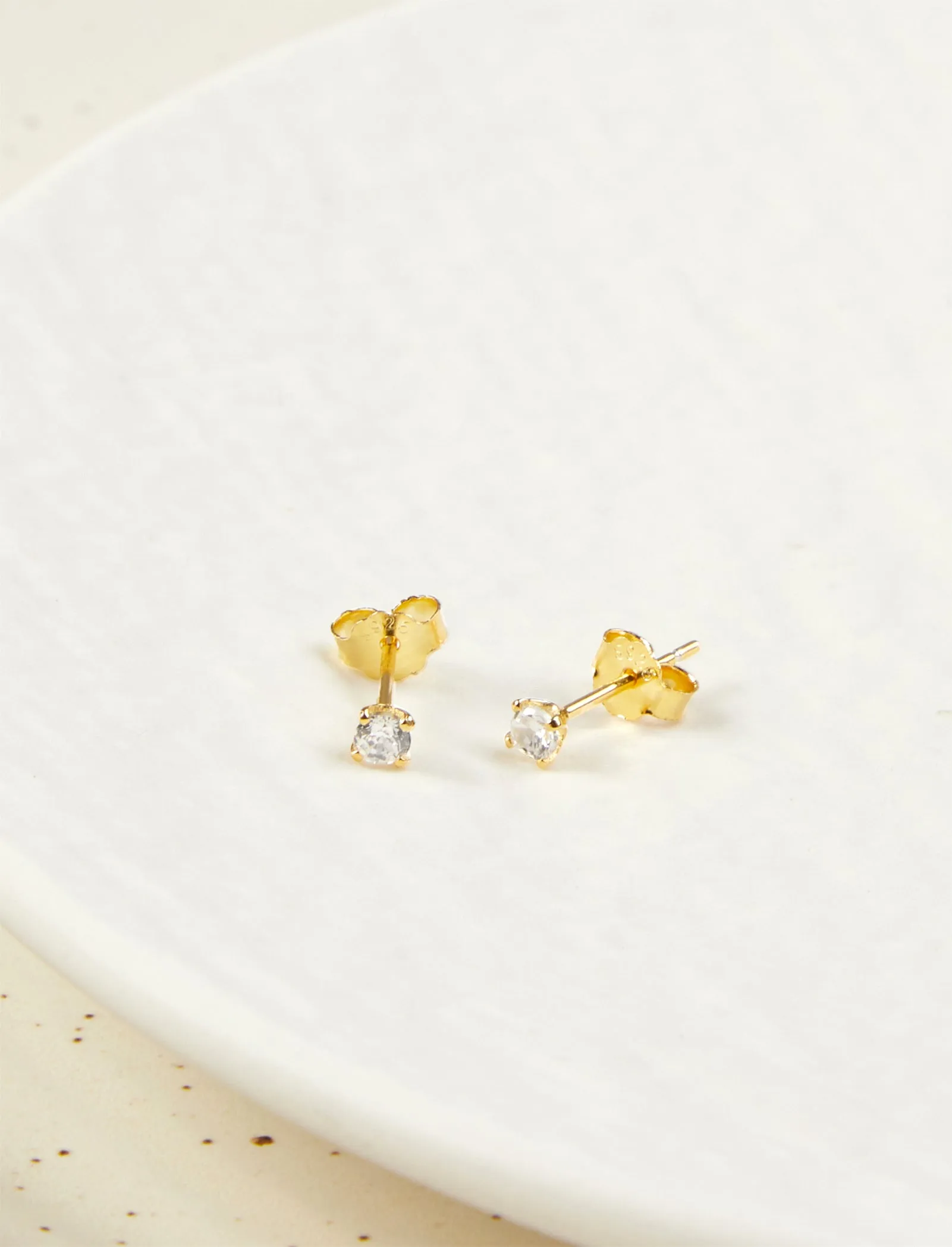 Glisten Studs