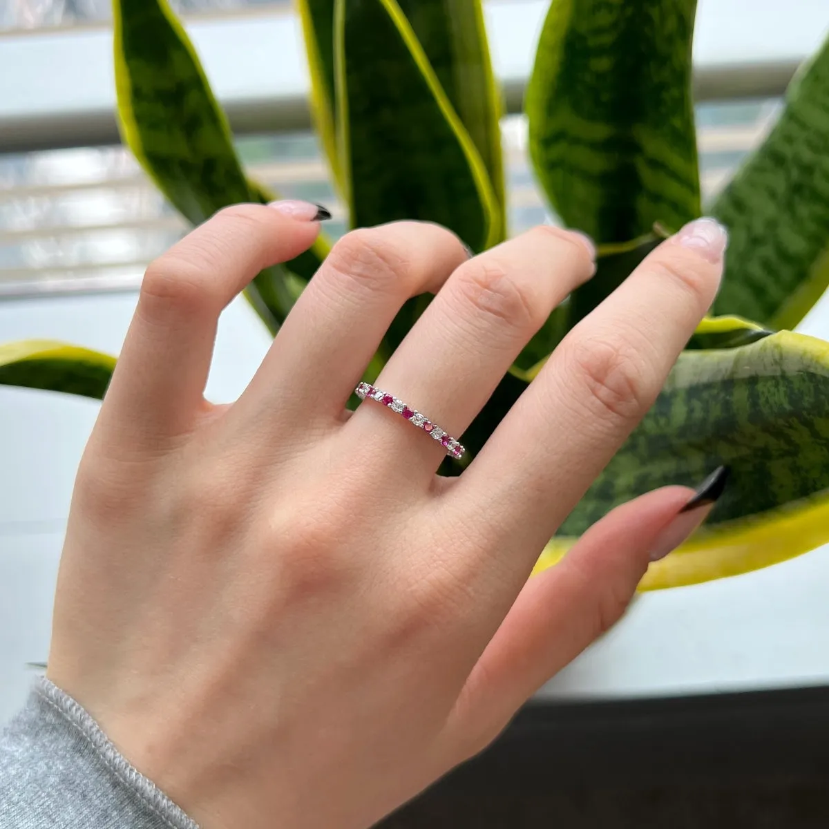 [Goodv]Exquisite Colorful Round Cut Tennis Ring