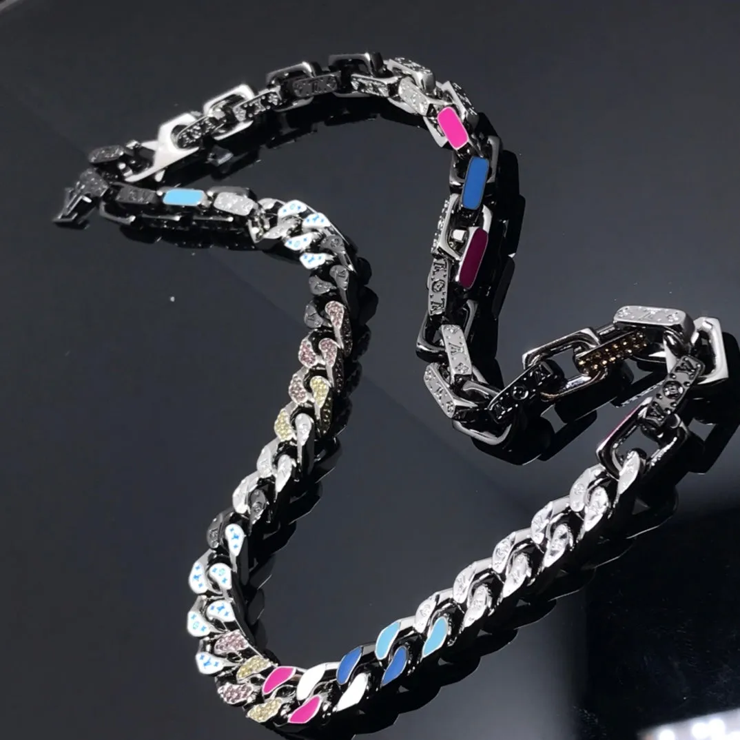 LV Necklaces 039