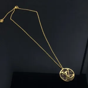 LV Necklaces 085