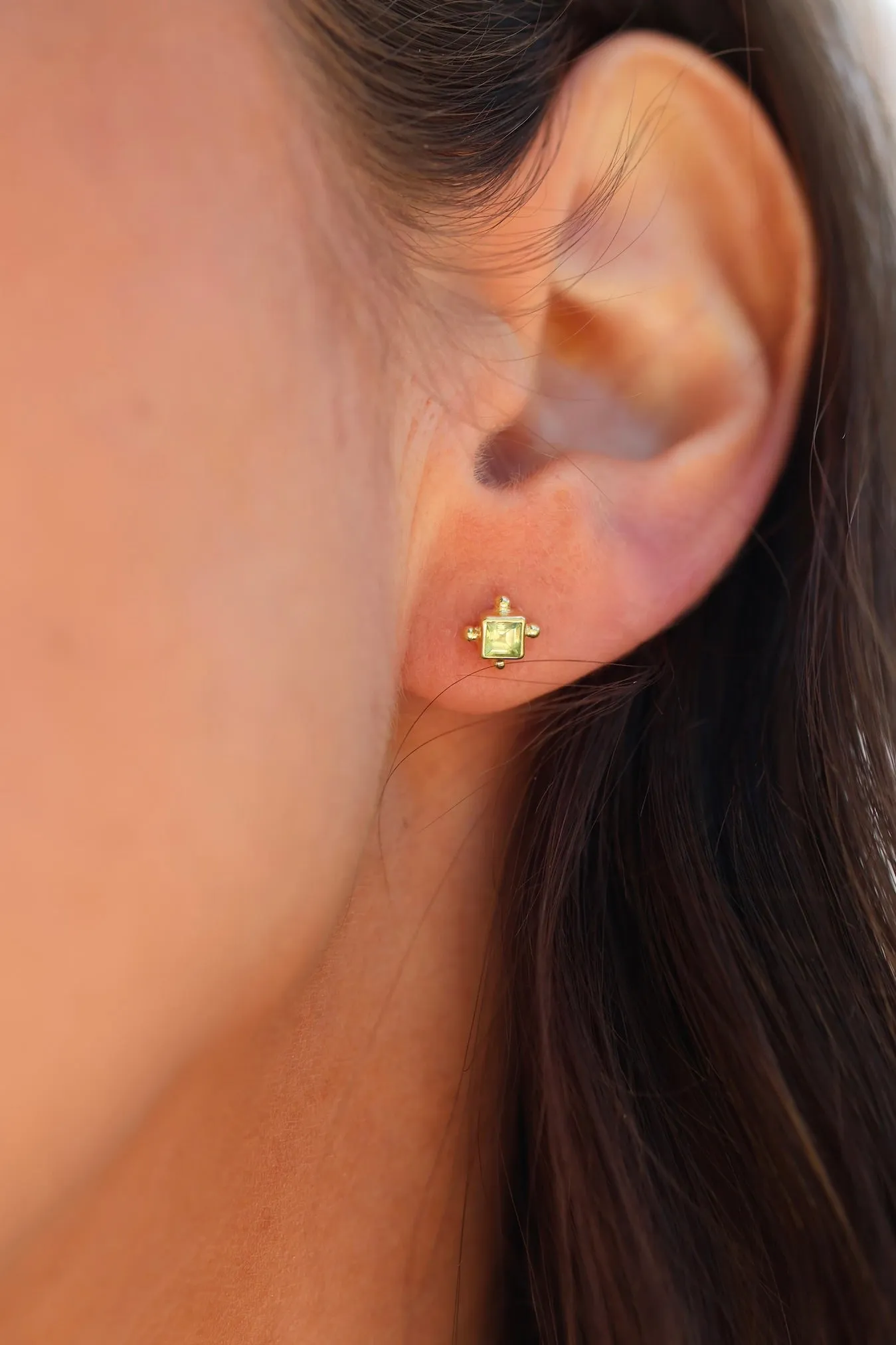 Mini Gias Gold Peridot Studs