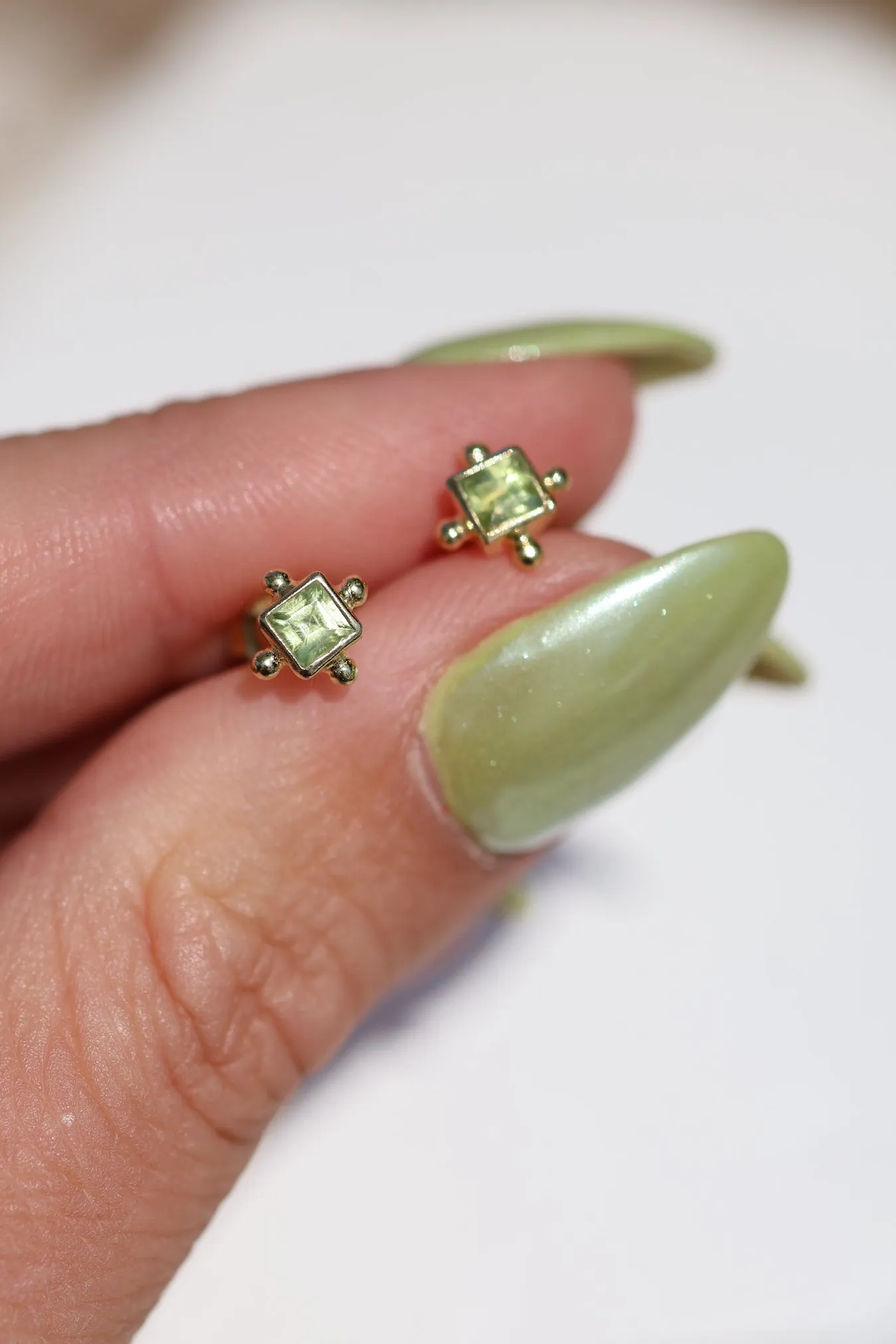 Mini Gias Gold Peridot Studs