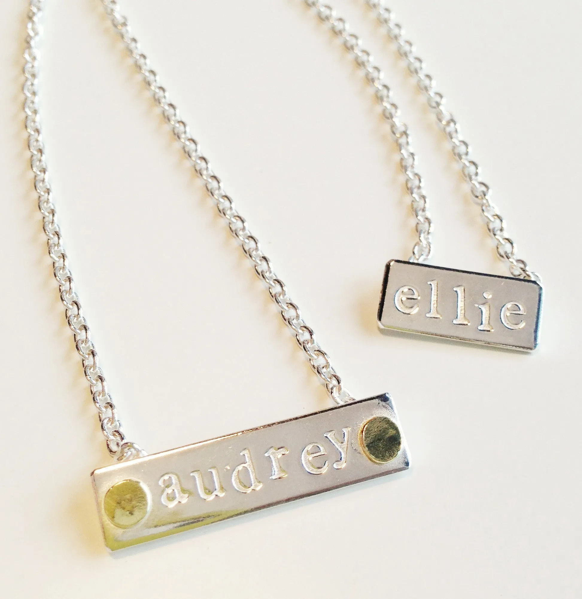 Personalized bespoke name necklace