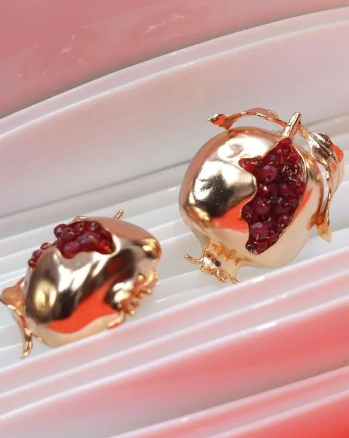 Pome Studs