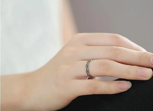 Retro Exquisite Twist Thai Silver Ring