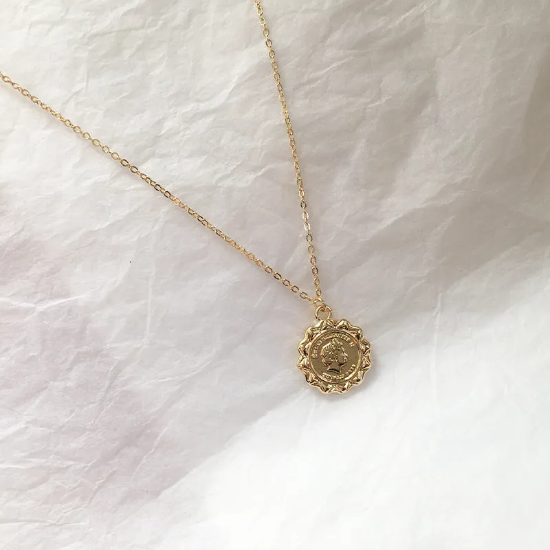 Retro Gold Coin Necklace Set with Personality Pendant and Clavicle Chains