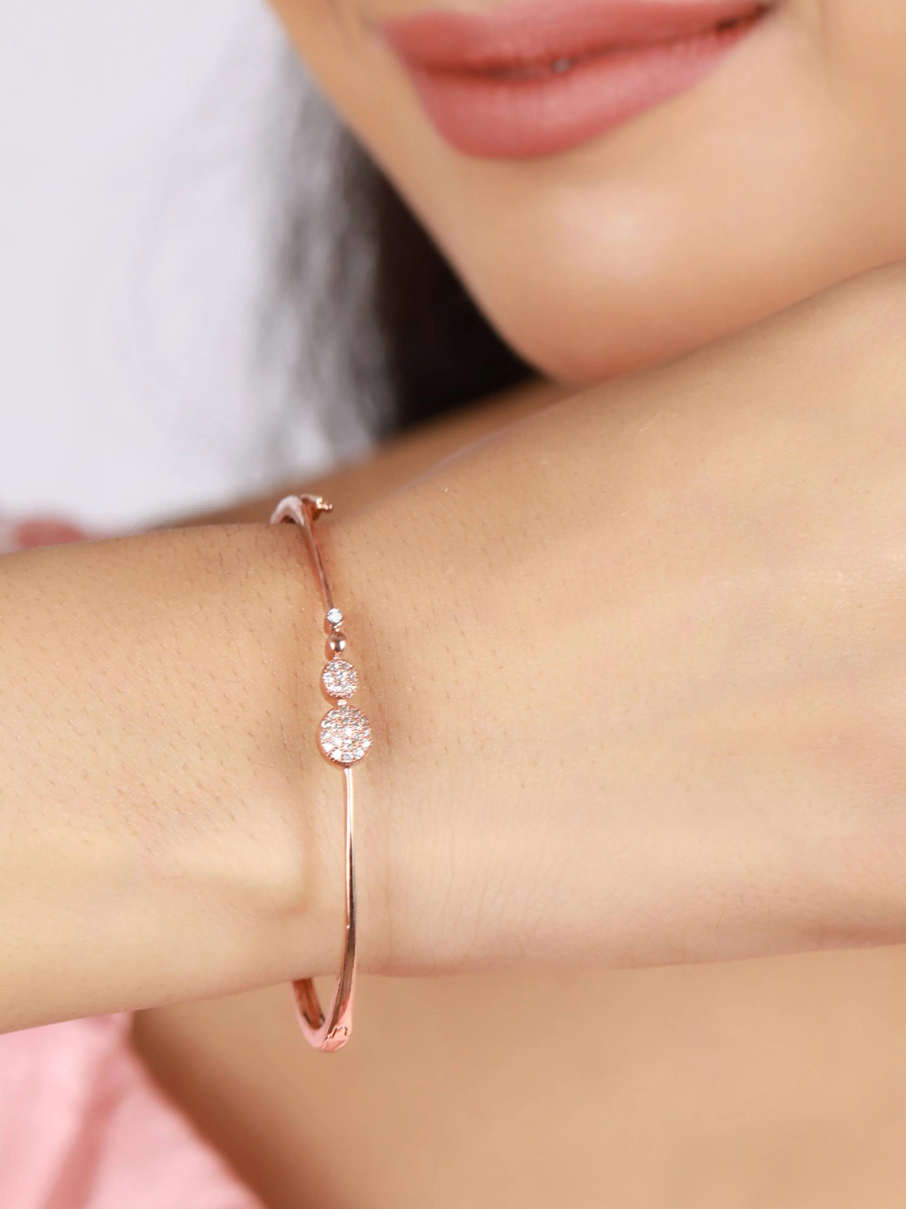 Rose Gold Plated American Diamond Studded Round Pattern Sleek Bracelet