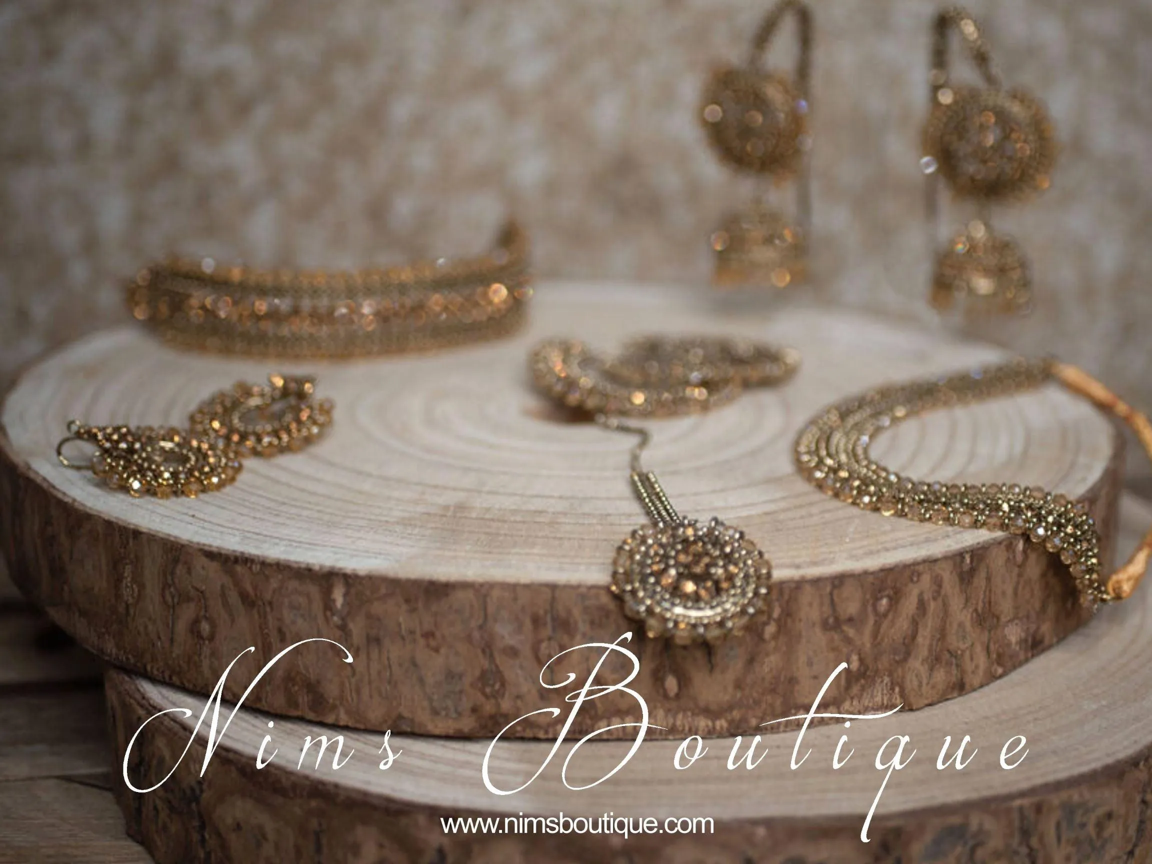 Royal Antique Gold Necklace with Gold stone