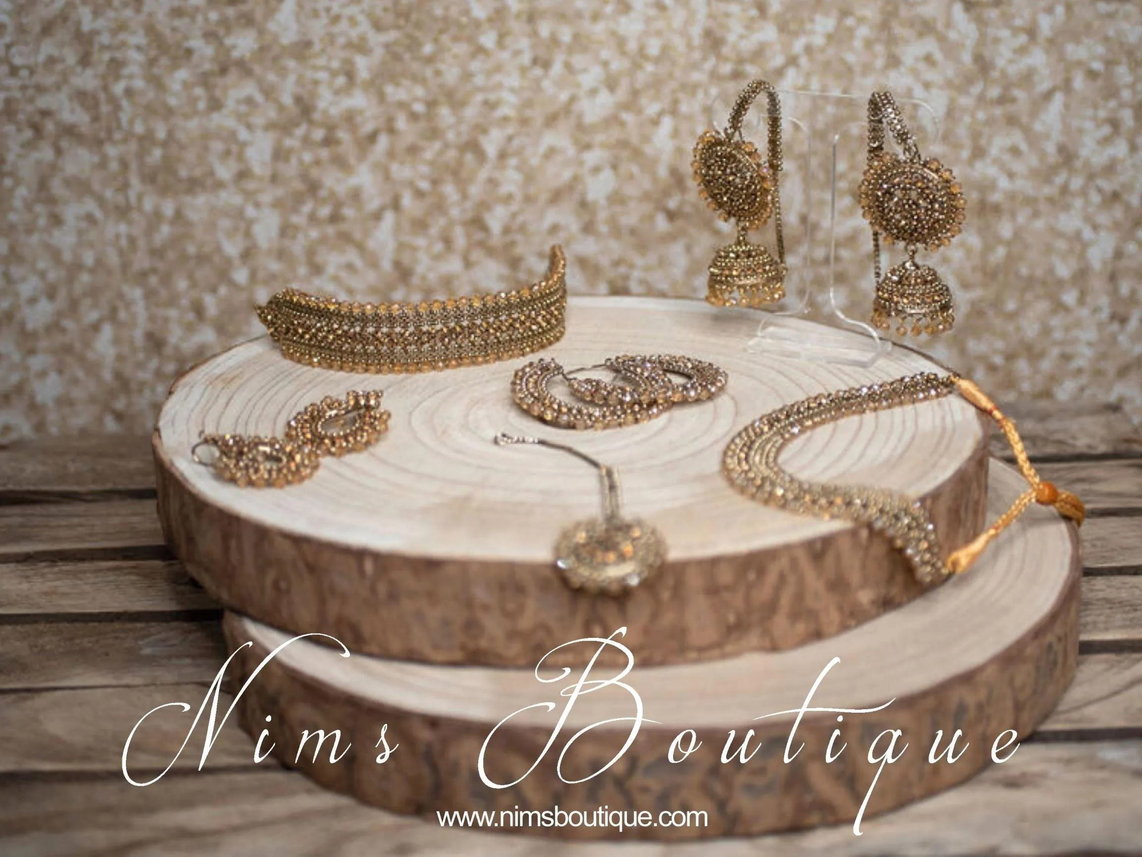 Royal Antique Gold Necklace with Gold stone