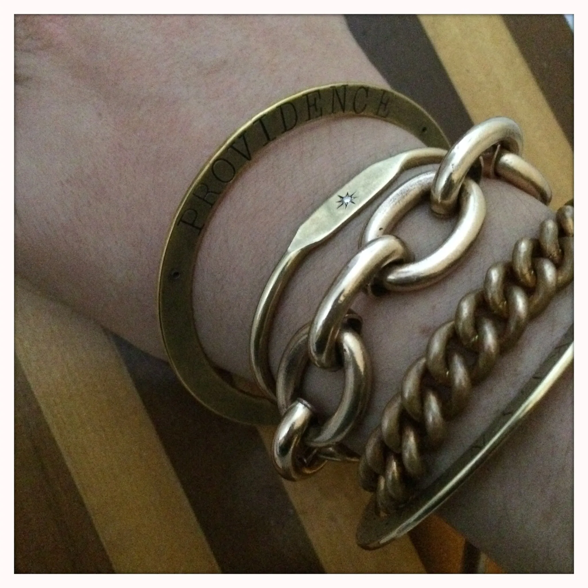 SAUCER Bangle