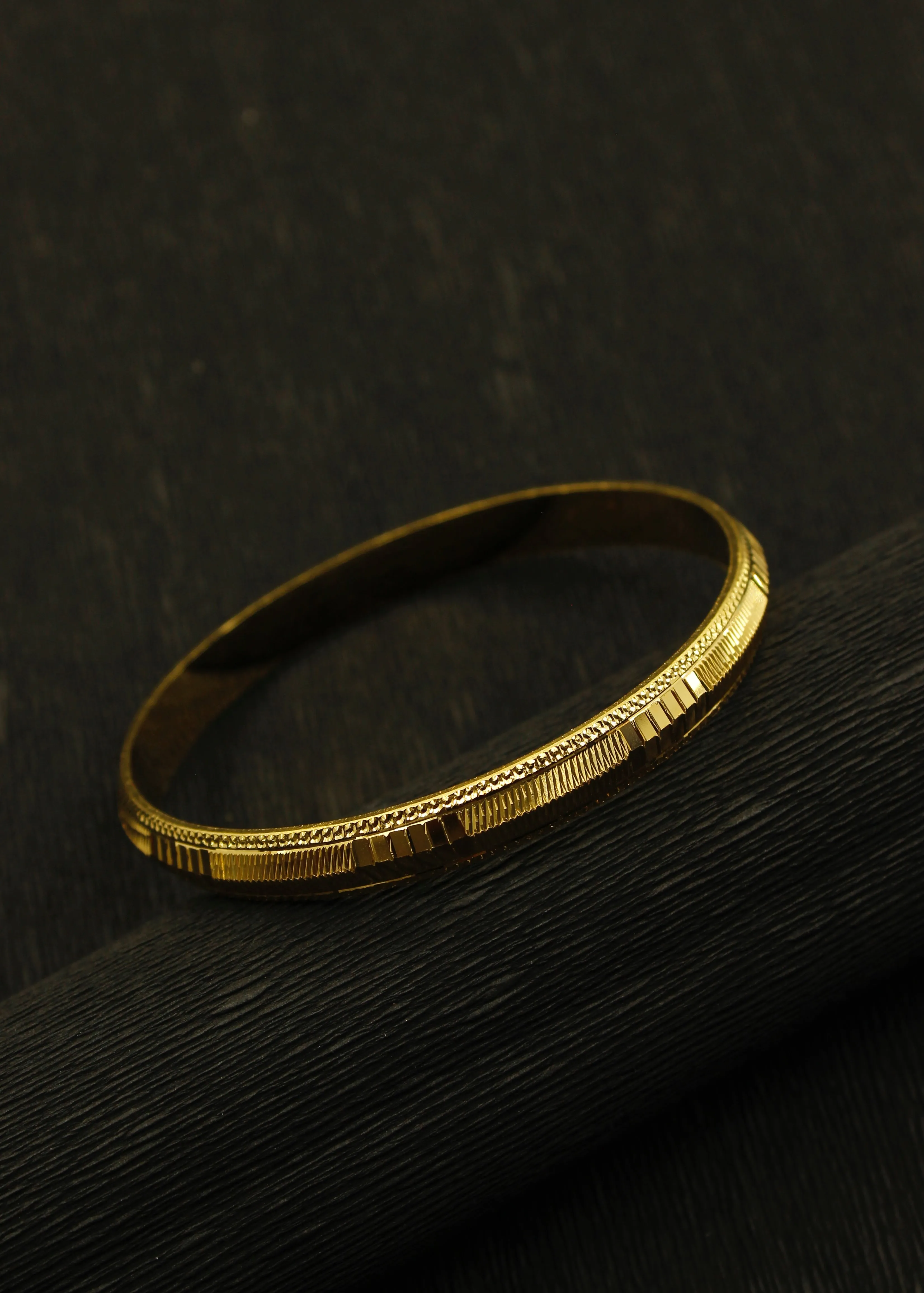 SLEEK GOLDEN MEN'S KADA