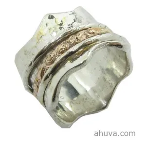 Spinning Exquisite Gold Wave Pattern Ring