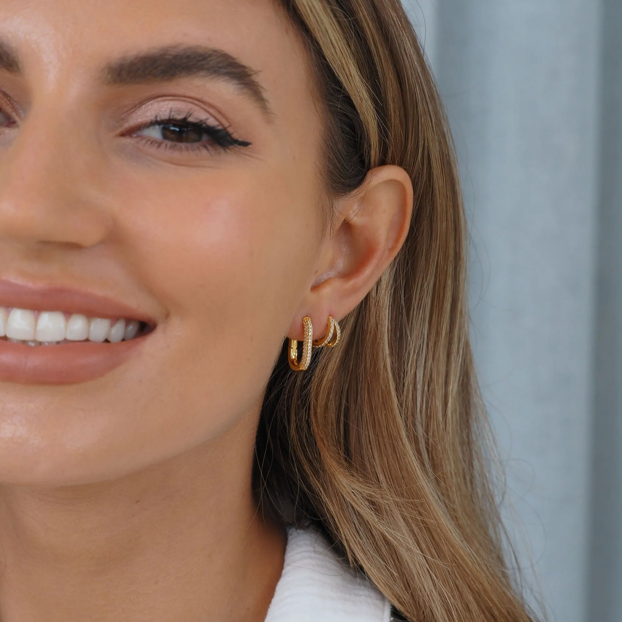 Symmetrical Hoops in Gold