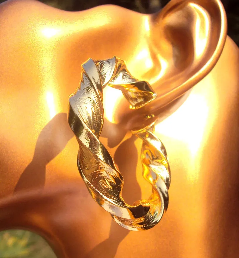 TEEK - Round The Way Hoop Earrings