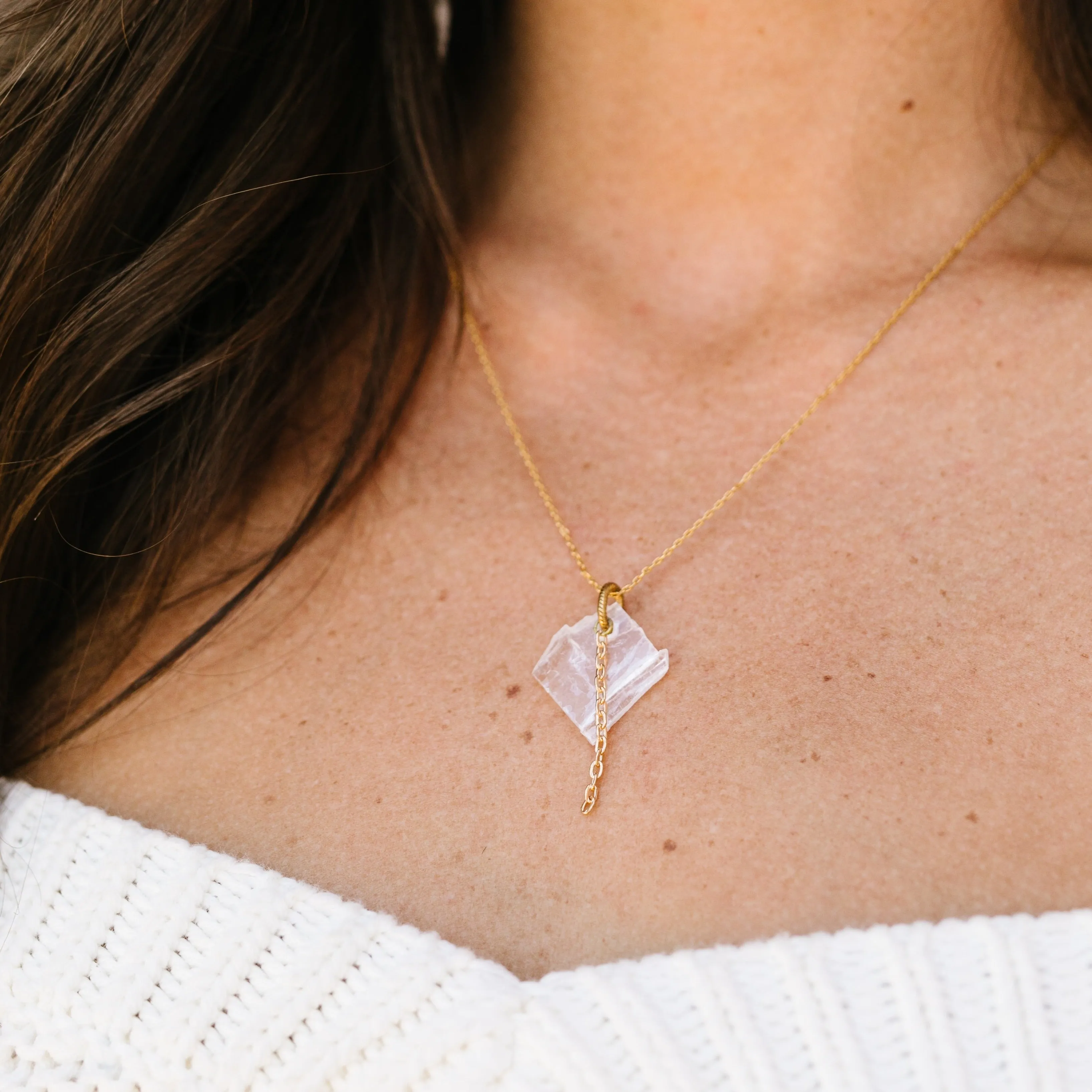 TINY CLARITY Necklace