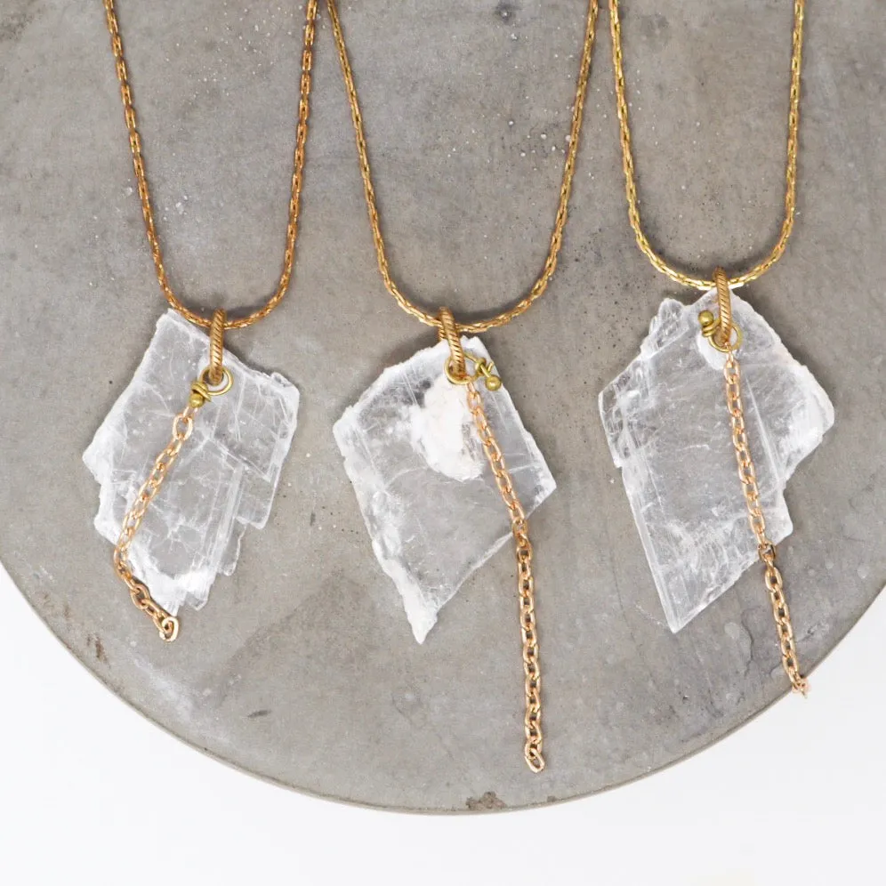 TINY CLARITY Necklace